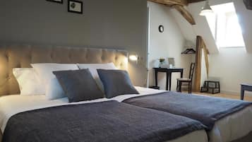 Habitación Confort con 1 cama matrimonial o 2 individuales, vista al jardín