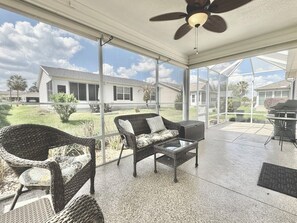 Terrace/patio - Sandy Pelican - 3/2 w/ 4-Seat Golf Cart & Grill in The Village of Chatham (Chatham, The Villages)