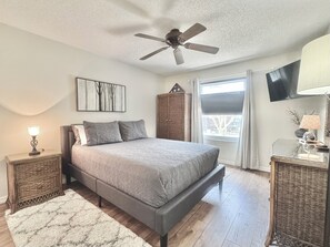 Iron/ironing board, free WiFi, bed sheets - Sandy Pelican - 3/2 w/ 4-Seat Golf Cart & Grill in The Village of Chatham (Chatham, The Villages)