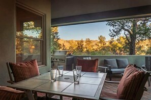 Outdoor dining - Amazing Monthly Home, Views, Community Pool! Calle (Sedona)
