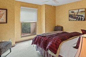 Room - Amazing Home Located in West Sedona with Community Pool! Great Views! 6 Month (Sedona)