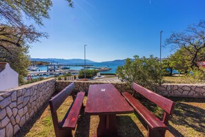 Outdoor dining - Vrbo Property (Novi Vinodolski)