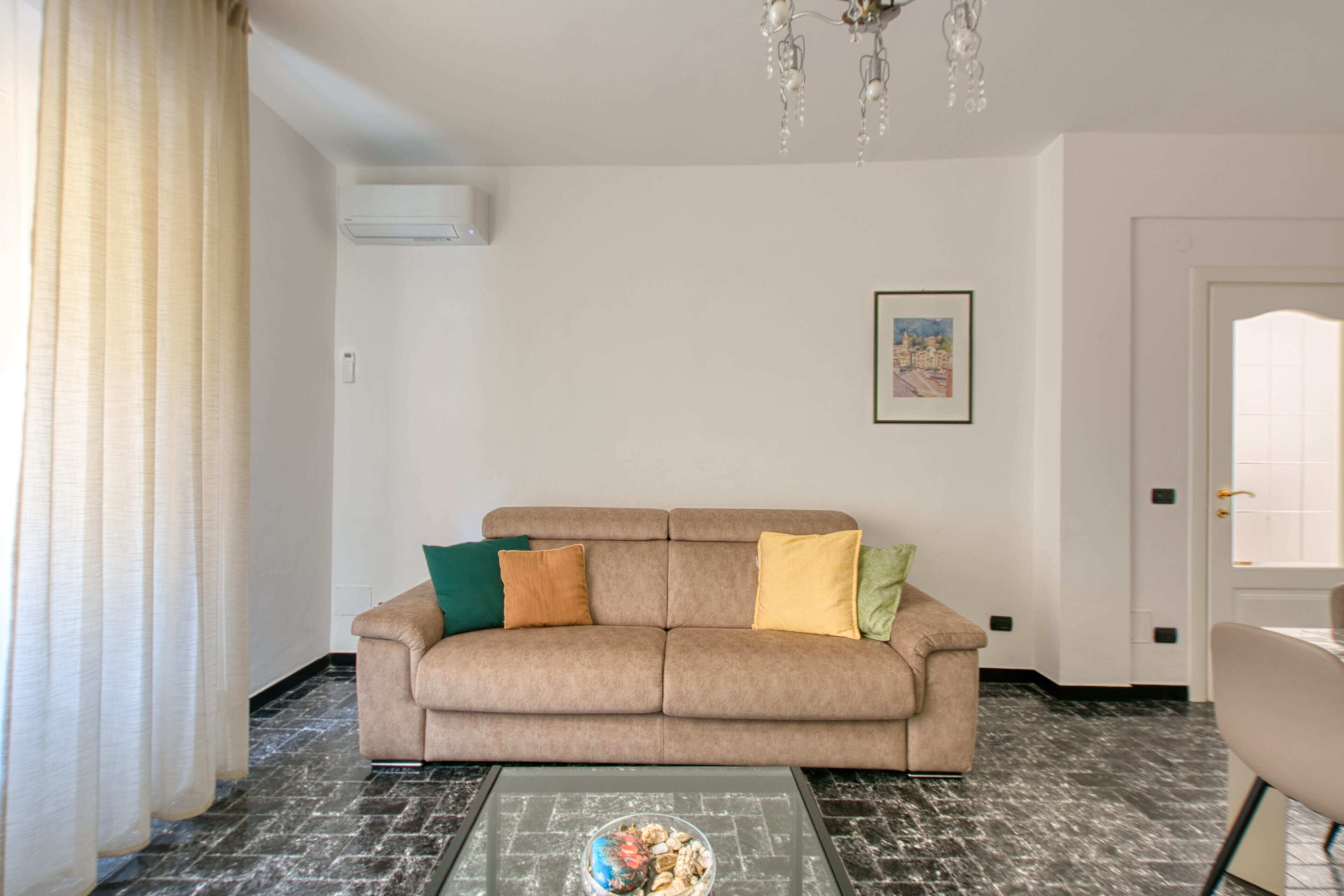 Apartment (2 Bedrooms) | Front of property