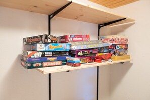 Games room - Apartment 'Les Airelles' with Mountain View, Private Terrace and Wi-Fi (La Bresse)