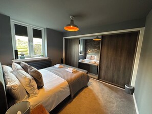 1 bedroom, individually decorated, individually furnished, free WiFi - The Tay (Melrose)