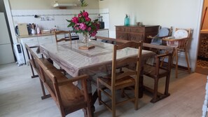 Dining - Gite du Manoir des Anoteux in Carneville. (Carneville)