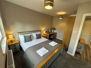 1 bedroom, individually decorated, individually furnished, free WiFi - The Esk (Melrose)