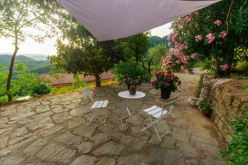 Apartment 'Gipsy Rose - Blue Rose' with Mountain View, Shared Garden and Wi-Fi