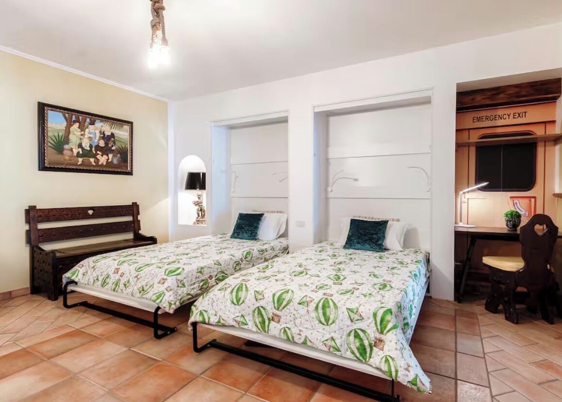 3 habitaciones, tabla de planchar con plancha, wifi y ropa de cama 