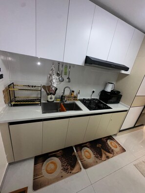 Microwave - Cozy Studio apartment close to JKIA and AGR Nairobi terminal (Nairobi)