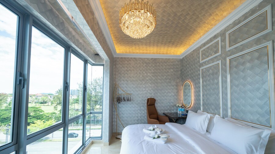 Regis by Ritz Imago Mall Loft B