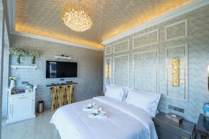 Deluxe-huone, 1 suuri parisänky, kaupunkinäköala | Egyptinpuuvillaiset lakanat, ylelliset vuodevaatteet