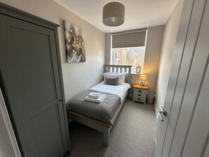 2 bedrooms, individually decorated, individually furnished, free WiFi - The Clyde (Melrose)