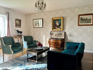 Living area - Vrbo Property (Casson)