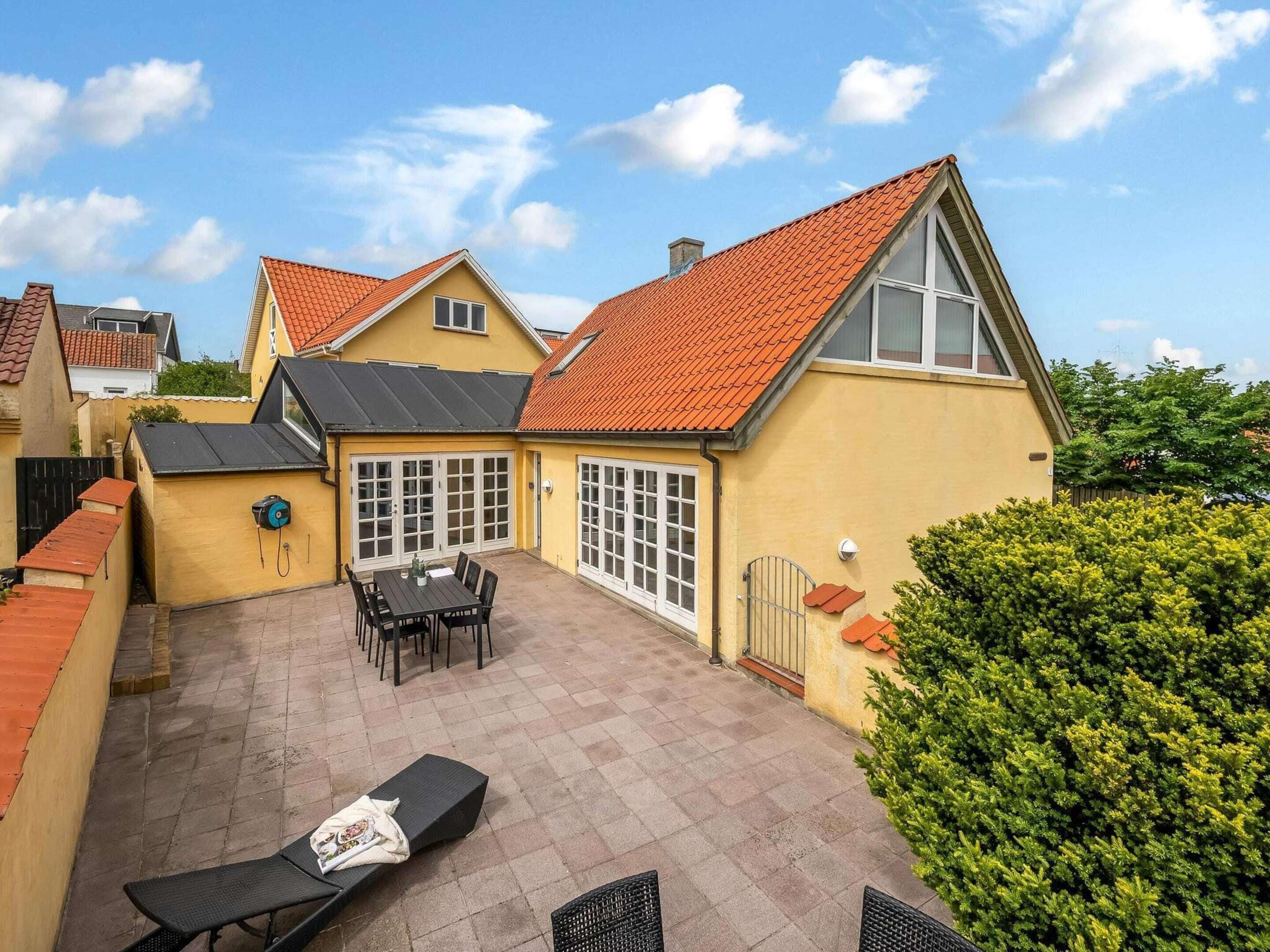 House | Outdoor dining