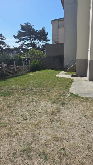 Property grounds - Villa Calot, House near the ocean, parking, Wi-Fi (Berck)
