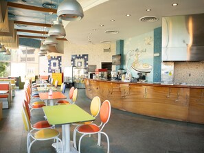 Restaurant - Sunset Beach Resort For Entertainment (Al Khobar)