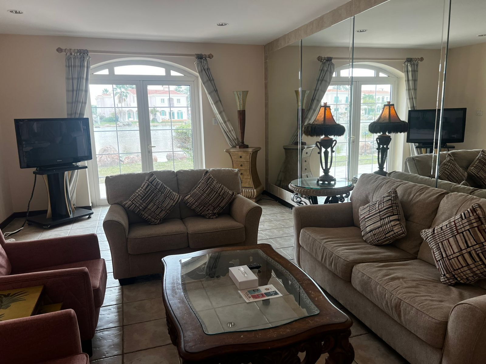 Villa, 2 Bedrooms, Balcony, Garden View | In-room dining