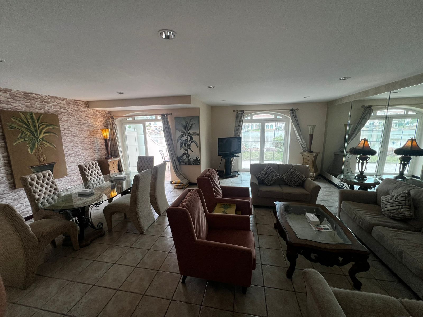 Villa, 2 slaapkamers, balkon, uitzicht op tuin | Woonruimte