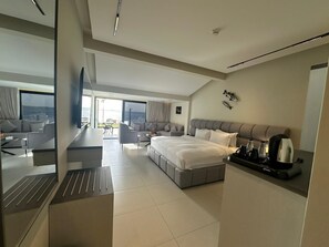 Superior Double Room, Balcony, Sea View | In-room safe, iron/ironing board