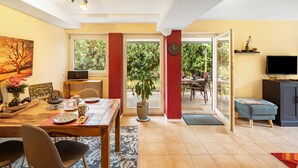 Dining - Holiday Apartment "Zum Paladin" (Berg)