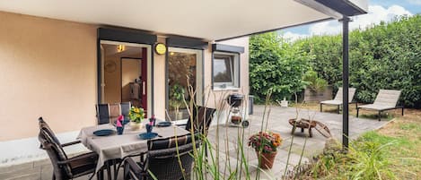 屋外ダイニングエリア
