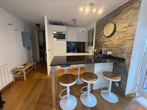 Fridge, microwave, oven, stovetop - Cozy apartment 2 min walk to beach - 4 guests (Anglet)