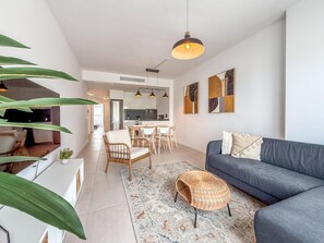 TV - Bright apartment, sea view - 4 guests (Estepona)