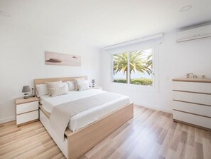3 bedrooms, Internet, bed sheets - Ground floor family apartment in Miami Playa, near the sea (Miami Playa)