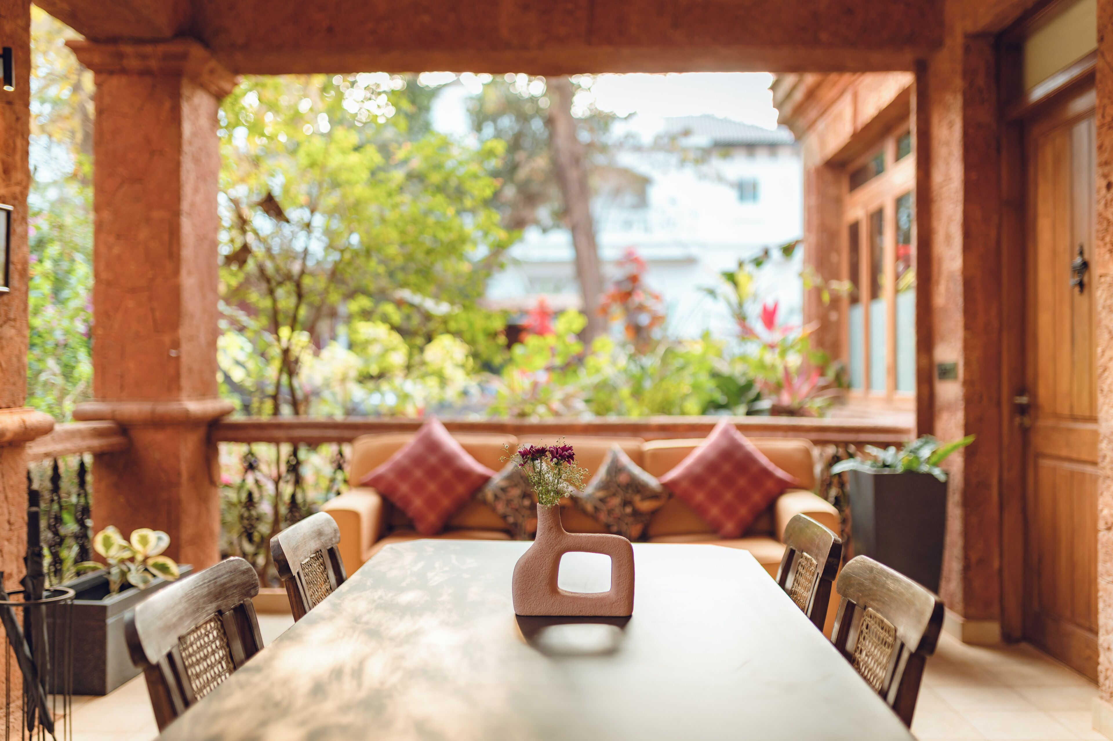 Deluxe Room, Garden View | Dining