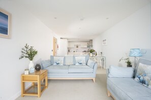 Smart TV, video games - 18 The Sands - Sea View, Parking, Family friendly (Carbis Bay)