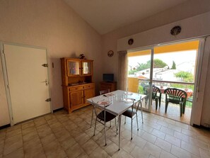 Interior - Apartment with private parking - 4 guests (Fleury-Saint-Pierre-la-Mer)