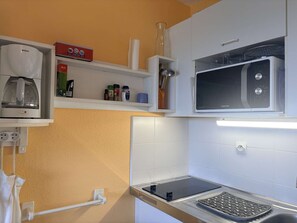 Fridge, microwave, stovetop, coffee/tea maker - Apartment panoramic sea view - 4 guests (Banyuls-sur-Mer)