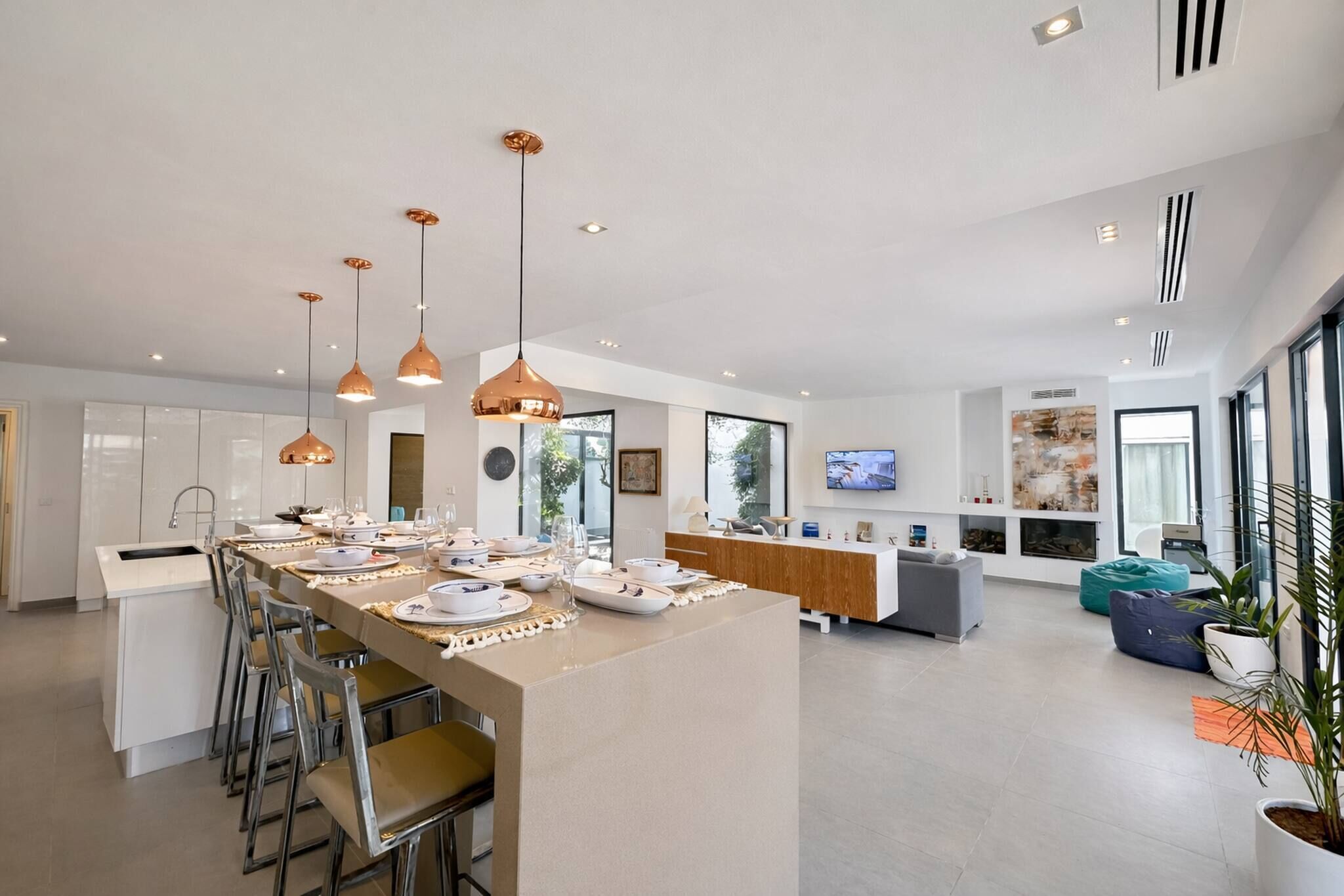 Villa, 4 Bedrooms, Private Pool, Garden View | Dining room