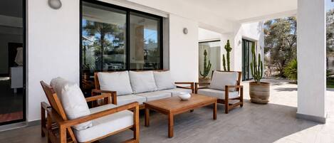 Villa, 4 chambres, piscine privée, vue jardin | Salle de séjour