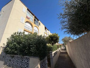 Property grounds - Cozy apartment with balcony - 4 guests (Narbonne)