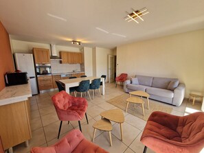 TV - Central apartment with parking - 6 guests (Annecy)