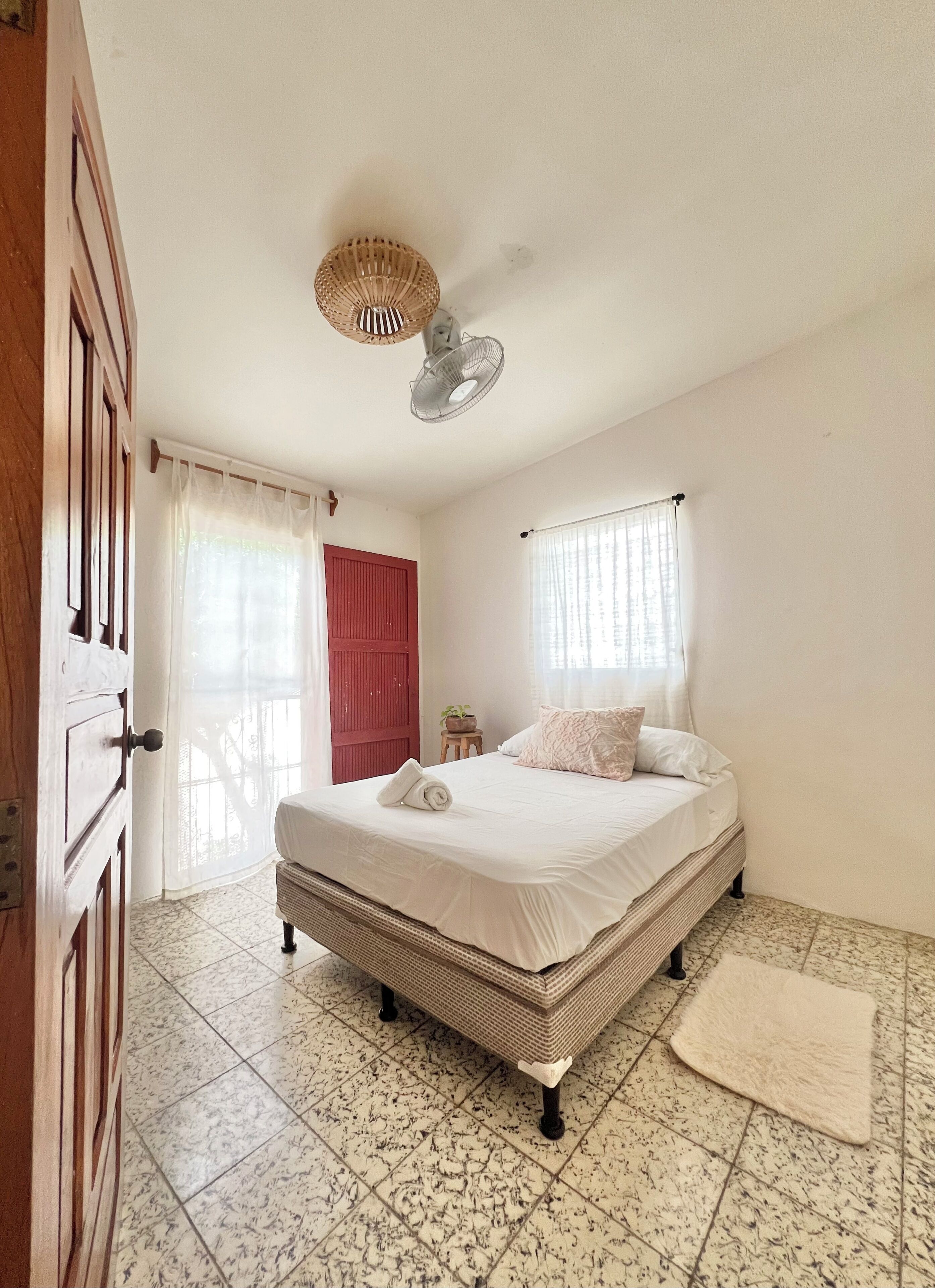 1 habitación, wifi y ropa de cama 