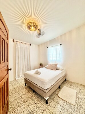 1 habitación, wifi y ropa de cama