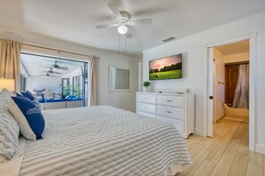 Room - VILLA CORAL BREEZE – HEATED POOL | GULF ACCESS | BOAT RENTAL + TOURS VOUCHER INCL. (Cape Coral)