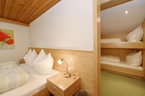 3 bedrooms, WiFi, bed sheets