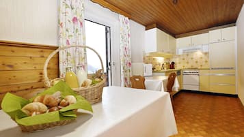 Kühlschrank, Mikrowelle, Geschirrspüler