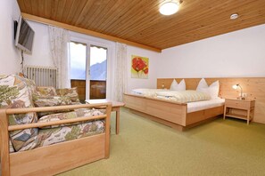 3 bedrooms, WiFi, bed sheets