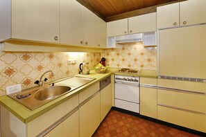 Kühlschrank, Mikrowelle, Geschirrspüler