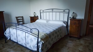 Room - Villa Montalmutu with Sea View, Wi-Fi and Air Conditioning (L'alzoni)