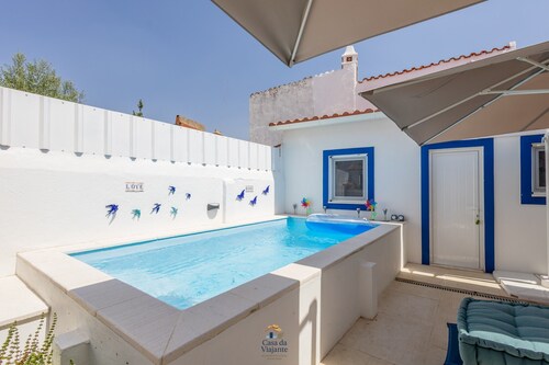 'Casa Da Viajante' with Private Pool, Wi-Fi and Air Conditioning