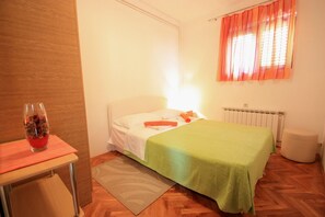 Room - Apartment for 5 people with balcony, sea view and parking in Dramalj (Dramalj)