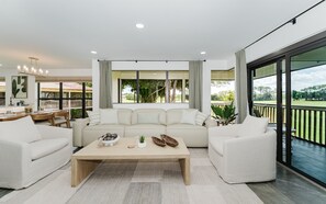 Smart TV - Redesigned Lux Condo at PGA National | Golf & Pool (Palm Beach Gardens)