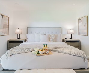 2 bedrooms, desk, iron/ironing board, free WiFi - Redesigned Lux Condo at PGA National | Golf & Pool (Palm Beach Gardens)