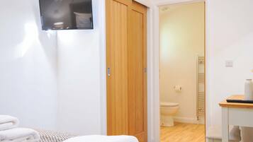 2 habitaciones, decoración personalizada y muebles diferentes